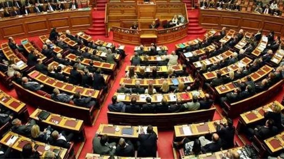 Αυξήθηκαν επί ΣΥΡΙΖΑ οι υπάλληλοι στη Βουλή - Φωτογραφία 1