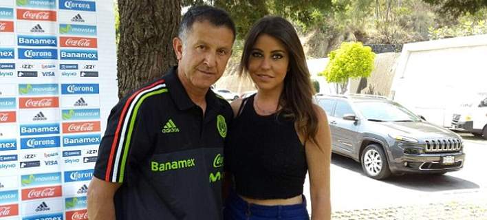 Ο προπονητής του Μεξικού πήγε στο Μουντιάλ και με τη σύζυγο και την... ερωμένη του -Μαζί στο γήπεδο - Φωτογραφία 1
