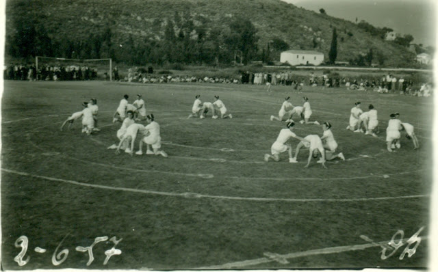 ΚΑΠΟΤΕ: Μαθητές του Γυμνασίου ΒΟΝΙΤΣΑΣ το 1956 σε γυμναστικές επιδείξεις! - Φωτογραφία 8