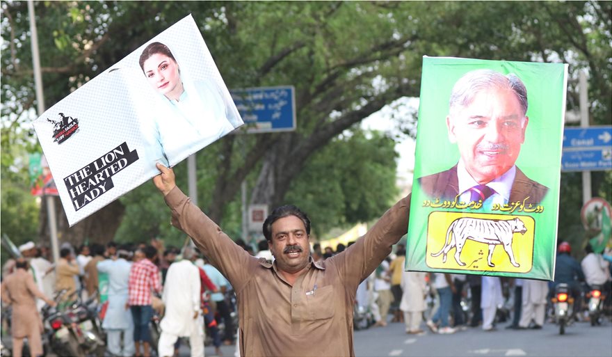 Συνελήφθη ο πρώην πρωθυπουργός του Πακιστάν - Φωτογραφία 3
