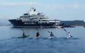 Εντυπωσιακές φωτογραφίες από τον Πόρο: Καγιάκ δίπλα στο mega yacht «Ulysses» - Φωτογραφία 4
