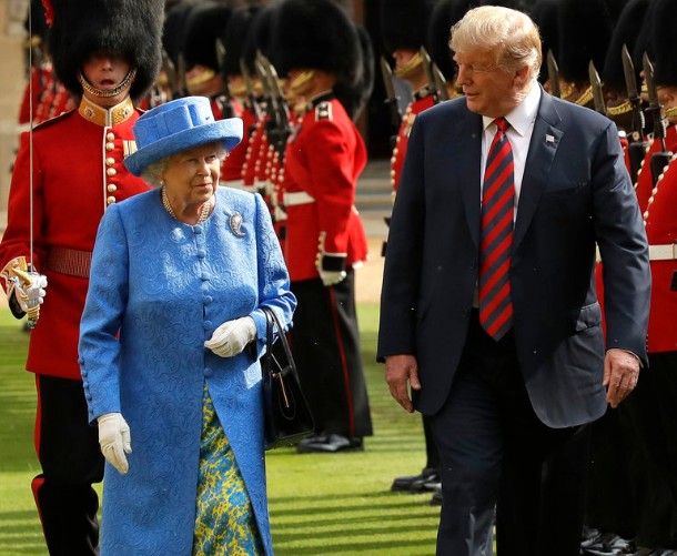 Ο Τραμπ έστειλε το πρωτόκολλο για... τσάι και «πάγωσε» την βασίλισσα Ελισάβετ [photo+video] - Φωτογραφία 3