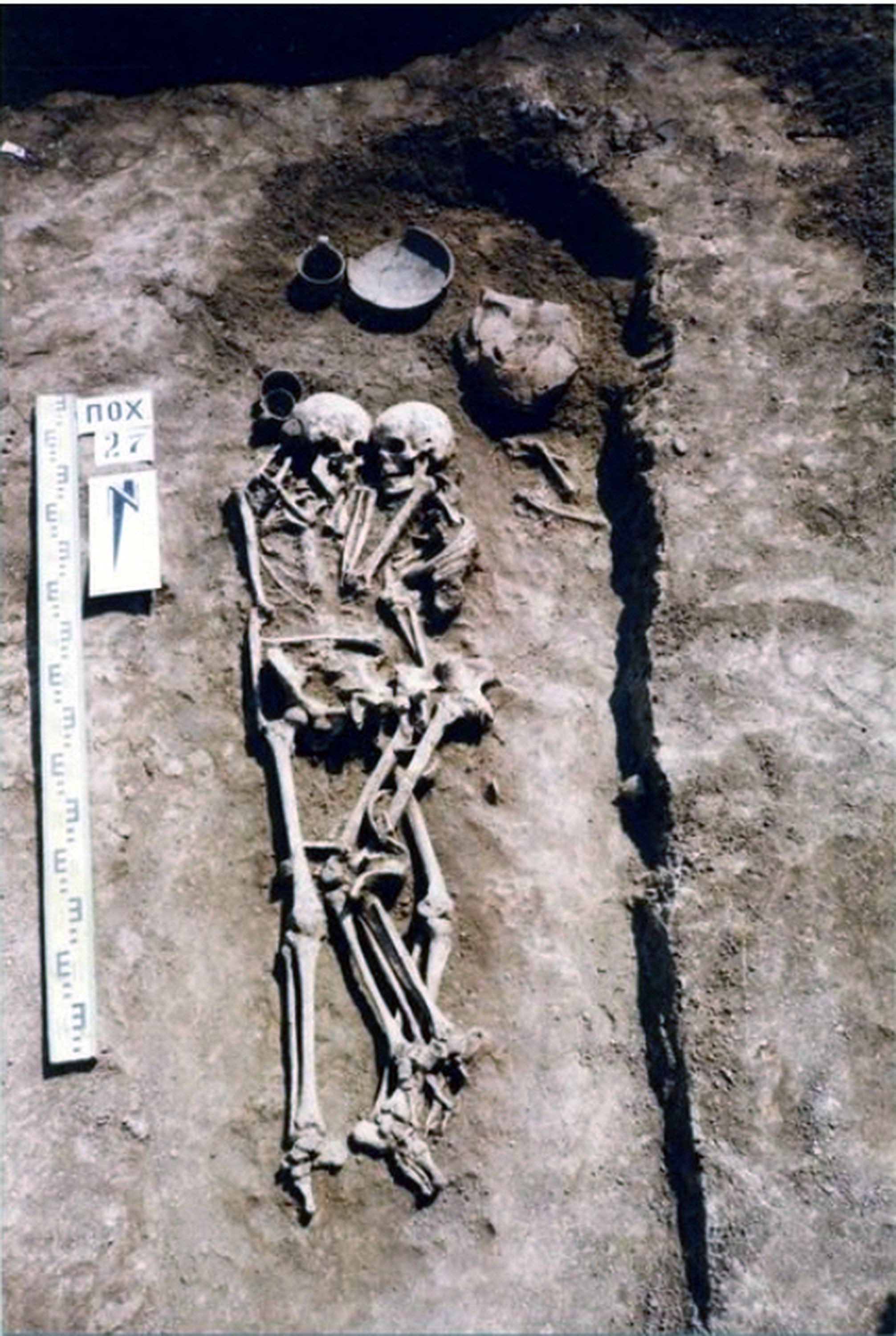 Ο «τάφος των εραστών»: Βρέθηκαν αγκαλιασμένοι μετά από 3.000 χρόνια - Φωτογραφία 2