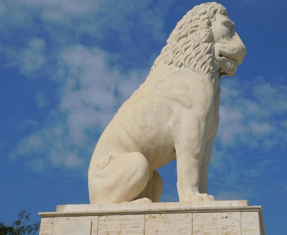 Οι θρύλοι που περιβάλλουν το λιοντάρι του Πειραιά - Το ιστορικό άγαλμα-σύμβολο ατενίζει το μεγάλο λιμάνι [photos] - Φωτογραφία 6