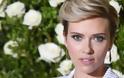 Η Scarlett Johansson παραιτήθηκε από το ρόλο της τρανς μετά την κατακραυγή