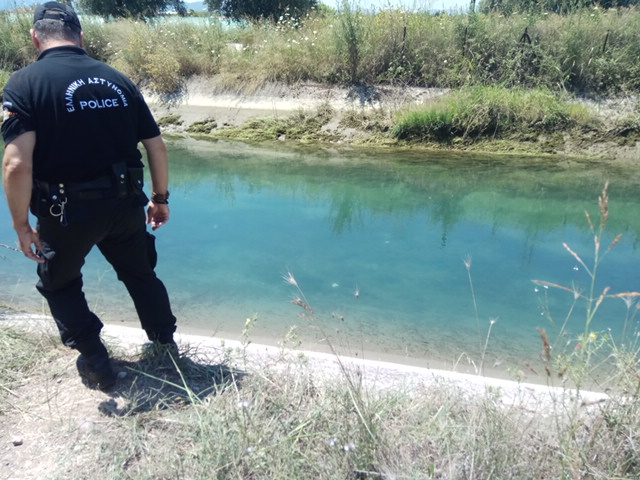 Δραματικές αναζητήσεις για 41χρονο στη διώρυγα Δ7 στο Δοκίμι (φωτο) - Φωτογραφία 3