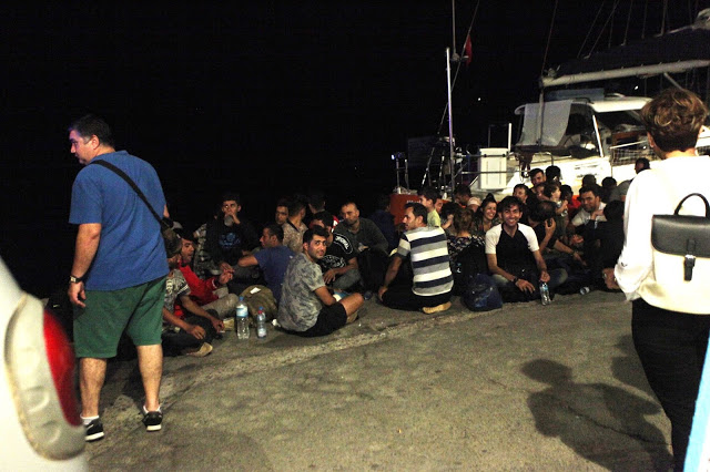 To Λιμενικό για τους 56 λαθρομετανάστες στον Αστακό - Φωτογραφία 2
