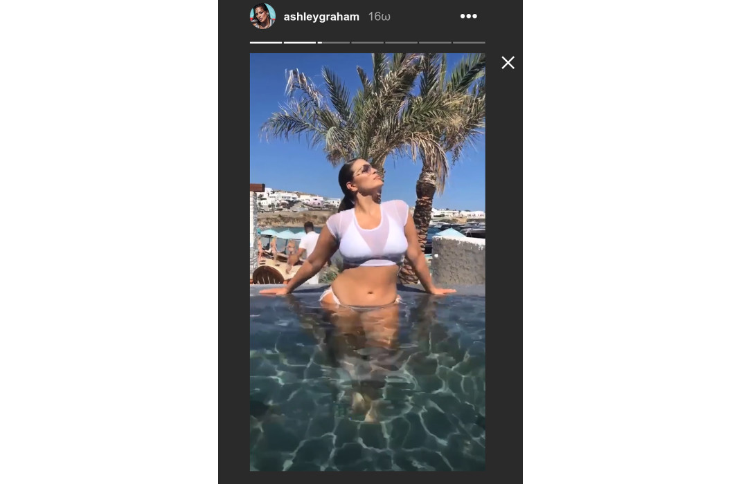 H plus size Άσλεϊ Γκράχαμ κάνει διακοπές στην Μύκονο φορώντας το πιο σέξι μπικίνι - Φωτογραφία 2