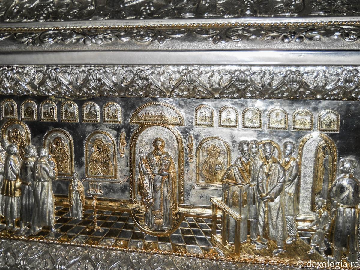 Τα Ιερά Λείψανα του Αγίου Νικολάου Πλανά, προστάτη των παντρεμένων (φωτογραφίες) - Φωτογραφία 10
