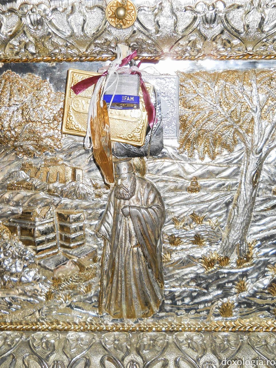 Τα Ιερά Λείψανα του Αγίου Νικολάου Πλανά, προστάτη των παντρεμένων (φωτογραφίες) - Φωτογραφία 7
