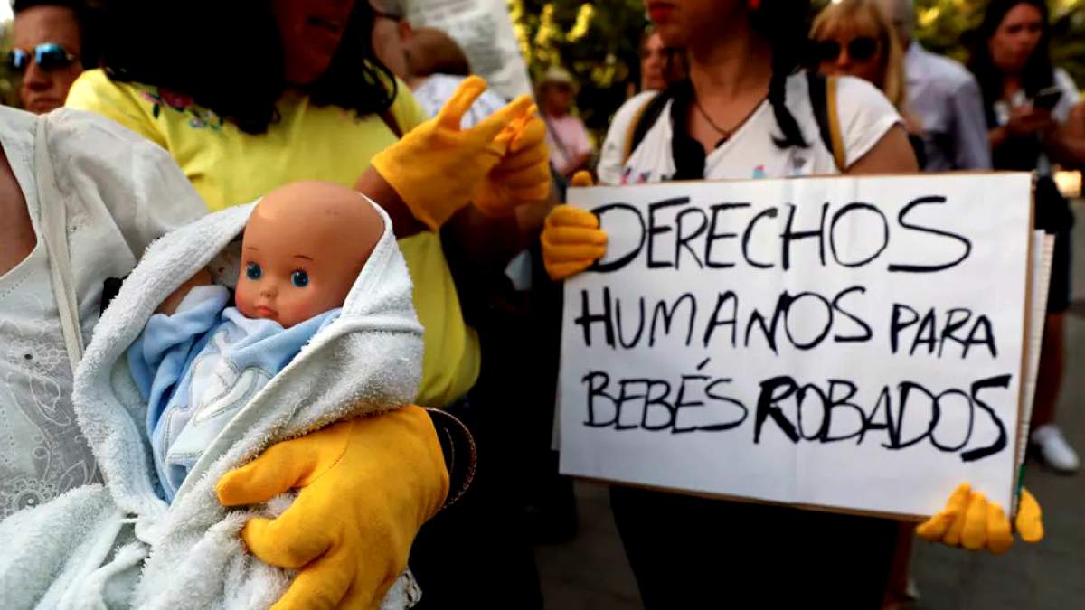 Τα «κλεμμένα μωρά» της Ισπανίας - Φωτογραφία 1