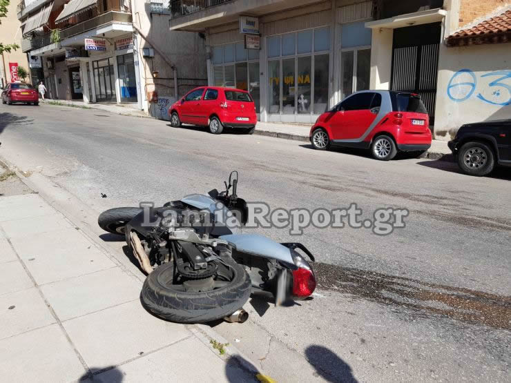 Λαμία: Τον έσωσε το κράνος - Φωτογραφία 5