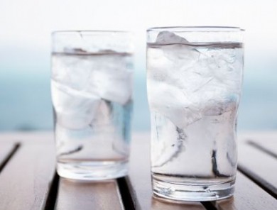 Πώς βοηθάει το παγωμένο νερό τη δίαιτα - Φωτογραφία 1