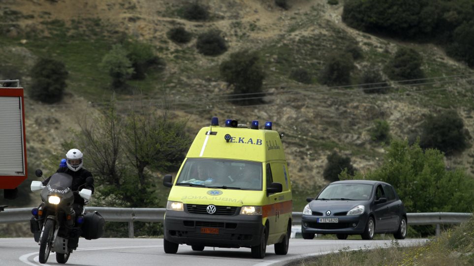 Πατέρας και δύο παιδιά τραυματίστηκαν σε τροχαίο στο Ηράκλειο - Φωτογραφία 1