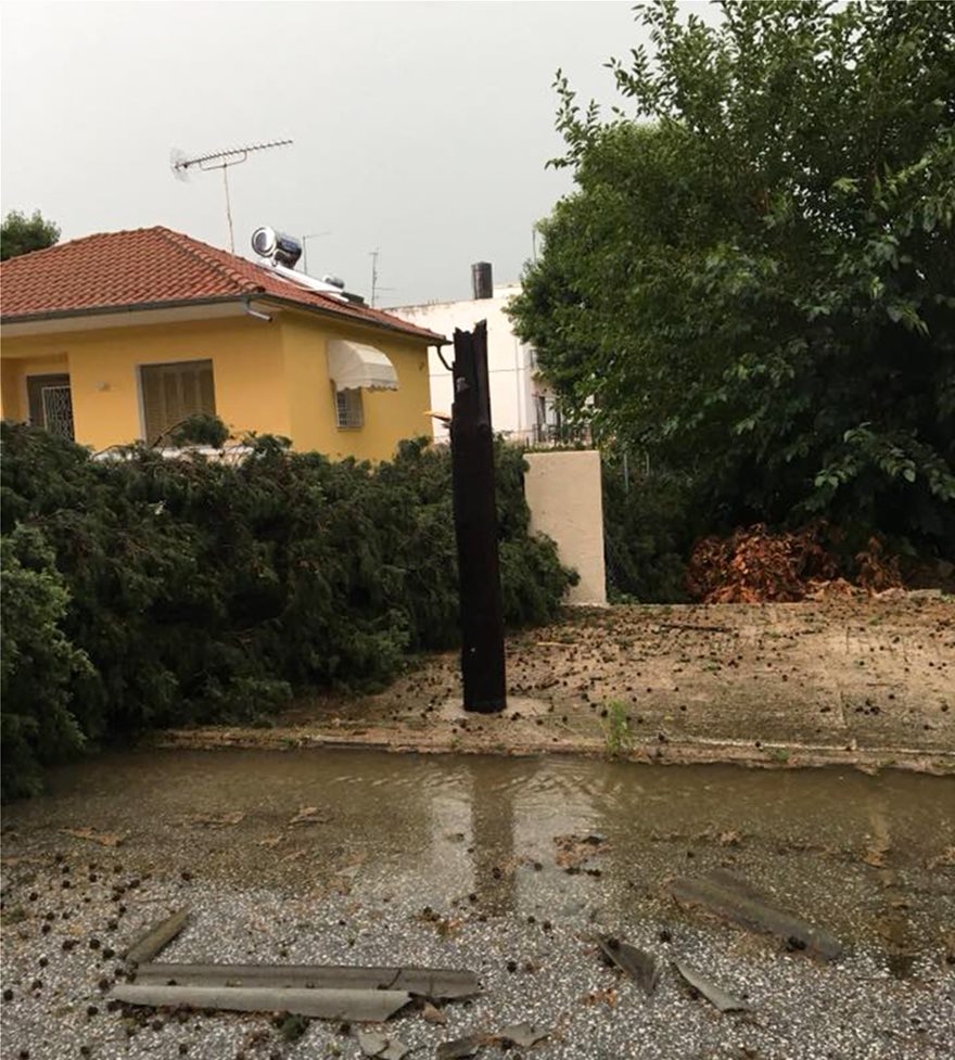 Η κακοκαιρία «χτύπησε» Ξάνθη, Καβάλα: Πλημμυρισμένοι δρόμοι - Ζημιές σε σπίτια - Φωτογραφία 10