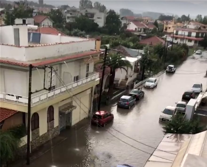 Η κακοκαιρία «χτύπησε» Ξάνθη, Καβάλα: Πλημμυρισμένοι δρόμοι - Ζημιές σε σπίτια - Φωτογραφία 3