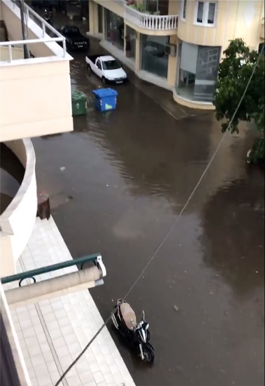 Η κακοκαιρία «χτύπησε» Ξάνθη, Καβάλα: Πλημμυρισμένοι δρόμοι - Ζημιές σε σπίτια - Φωτογραφία 5