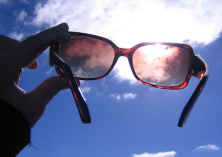 Ηλιακή ακτινοβολία: Πόσο σας προστατεύουν τα γυαλιά ηλίου σας; - Φωτογραφία 1