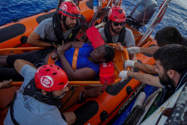 Ο Μαρκ Γκασόλ συμμετέχει σε επιχείριση διάσωσης προσφύγων στη Μεσόγειο - Φωτογραφία 1