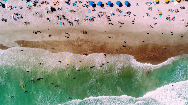 Ακατάλληλες για κολύμπι θεωρούνται 71 παραλίες στην Αττική – Από τι κινδυνεύουν οι λουόμενοι - Φωτογραφία 1