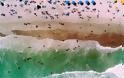 Ακατάλληλες για κολύμπι θεωρούνται 71 παραλίες στην Αττική – Από τι κινδυνεύουν οι λουόμενοι