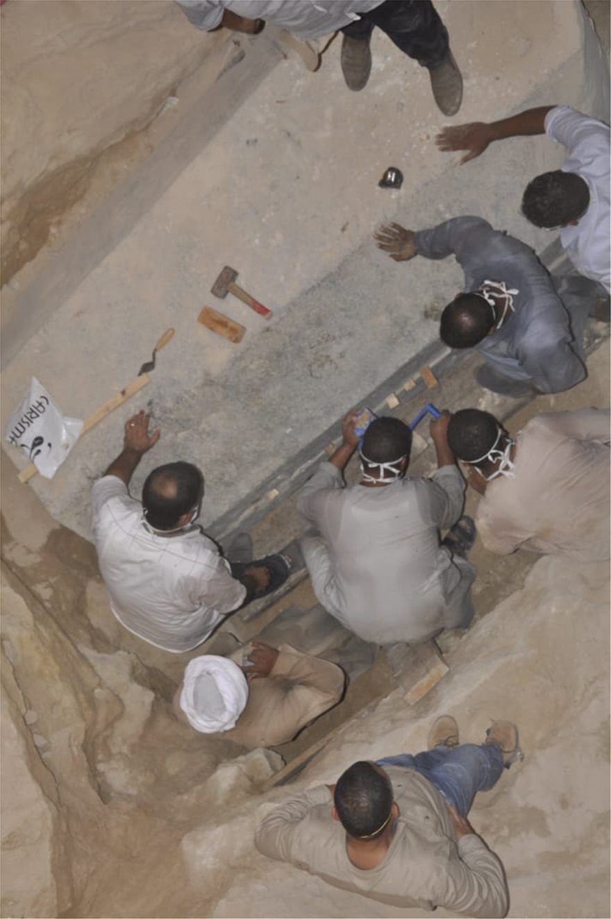Αίγυπτος: Άνοιξαν τη μυστηριώδη σαρκοφάγο - φωτος - Φωτογραφία 3