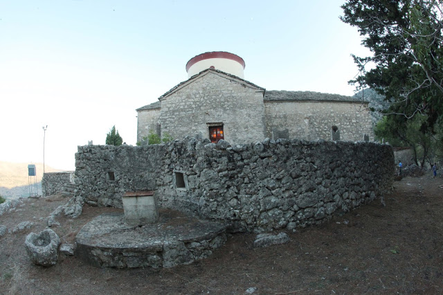 Ο Εσπερινός στο μοναστήρι του Προφήτη Ηλία στο Καραϊσκάκη με το Φακό του ΧΡΗΣΤΟΥ ΜΠΟΝΗ - Φωτογραφία 46