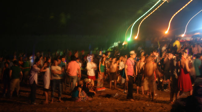 Βάρη - Βούλα - Βουλιαγμένη: Προσοχή και όχι απαγόρευση στα beach party - Φωτογραφία 1