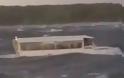 Τρομακτικό βίντεο: Η στιγμή που πλοίο με 31 επιβάτες ανατρέπεται σε λίμνη – Πέθαναν 11 άτομα