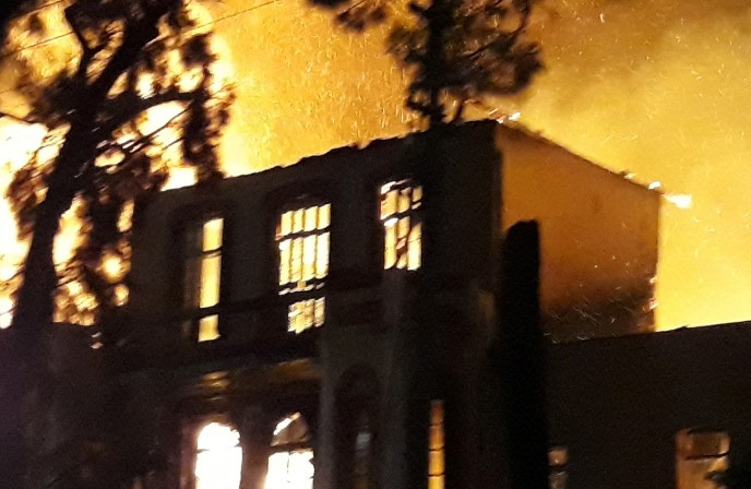 Πολεμικό Μουσείο: Καταστράφηκε το ιστορικό κτήριο – σύμβολο στα Χανιά [photos+video] - Φωτογραφία 1