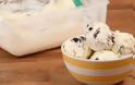 Αυτό το βίντεο θα σου μάθει να φτιάχνεις το πιο λαχταριστό παγωτό με μόλις δύο υλικά