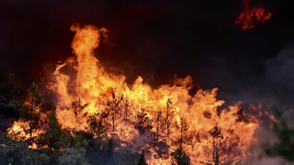 Εκτός ελέγχου η φωτιά στην Πεντέλη - Εκκενώνεται ο Νέος Βουτζάς - Κάηκαν σπίτια και αυτοκίνητα στο Μάτι - Φωτογραφία 1