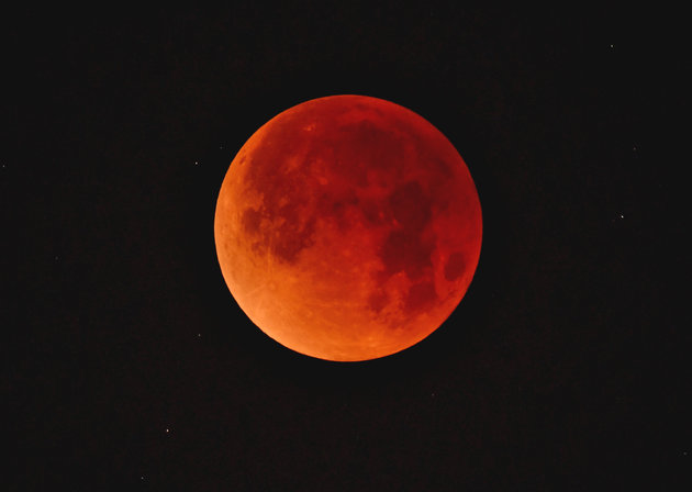 Έρχεται το «ματωμένο φεγγάρι» και θα είναι η μεγαλύτερη ολική έκλειψη Σελήνης του 21ου αιώνα - Φωτογραφία 1