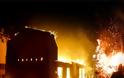 Τραγωδία στις φλόγες : Αναφορές για πέντε νεκρούς στην ανατολική Αττική