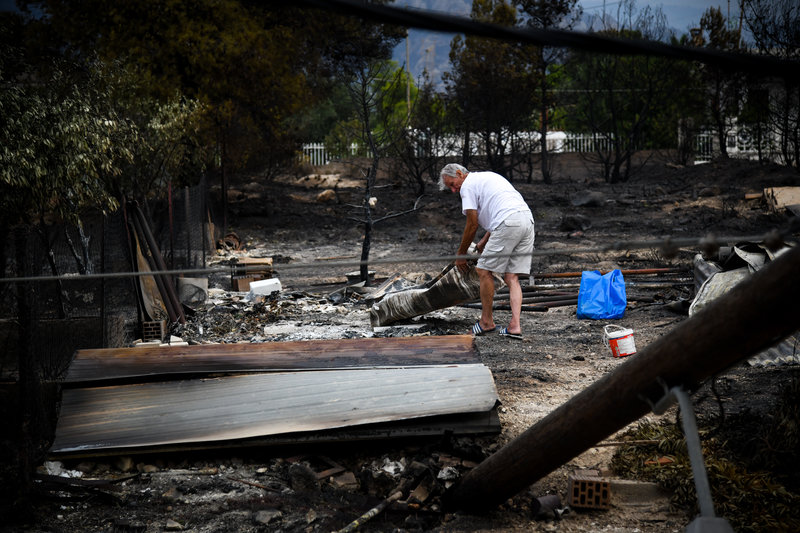 Τουλάχιστον 74 νεκροί-Μαρτυρίες και ιστορίες που συγκλόνισαν από τη φονική πυρκαγιά στο Μάτι - Φωτογραφία 9