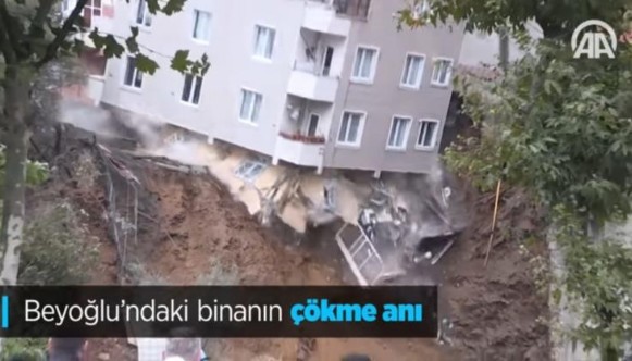 Κωνσταντινούπολη: Κατέρρευσε τετραώροφο κτίριο έπειτα από σφοδρές βροχοπτώσεις [video] - Φωτογραφία 1