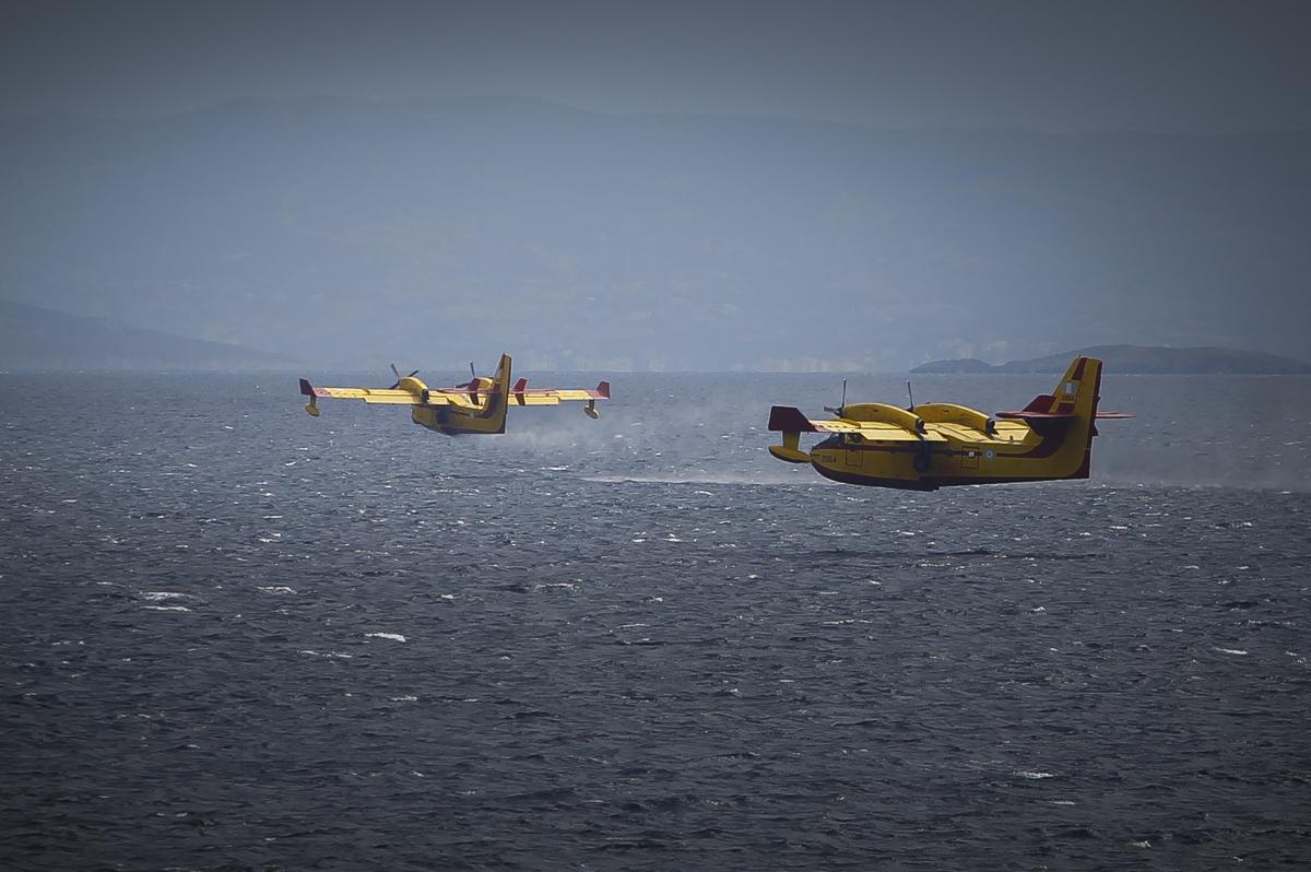 Στους 80 οι νεκροί - Συγκλονιστικές φωτογραφίες από την έρημη γη - Φωτογραφία 21