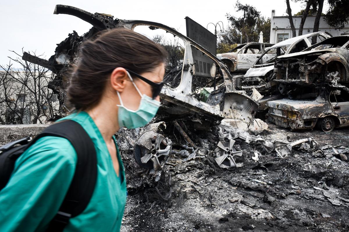 Στους 80 οι νεκροί - Συγκλονιστικές φωτογραφίες από την έρημη γη - Φωτογραφία 6