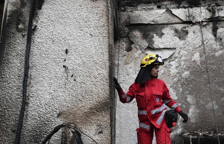 Εντατικές έρευνες για τους αγνοούμενους στις πυρκαγιές της Αττικής - Φωτογραφία 2