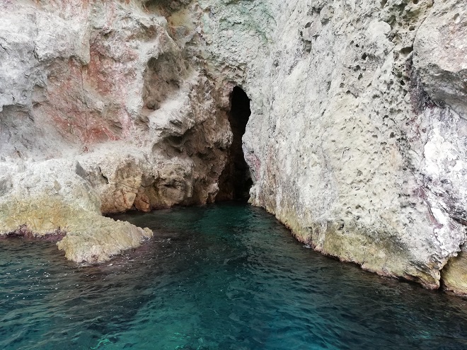 Η αμόλυντη Πολύαιγος: Στο μεγαλύτερο ακατοίκητο νησί του Αιγαίου με τις φυσικές πισίνες - Φωτογραφία 14