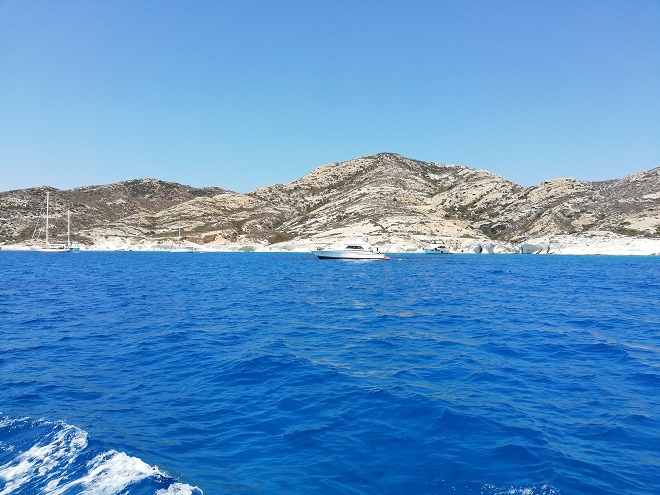 Η αμόλυντη Πολύαιγος: Στο μεγαλύτερο ακατοίκητο νησί του Αιγαίου με τις φυσικές πισίνες - Φωτογραφία 20