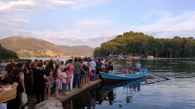 Ο Εσπερινός στην Αγία Παρασκευή Βόνιτσας (ΦΩΤΟ + VIDEO) - Φωτογραφία 3