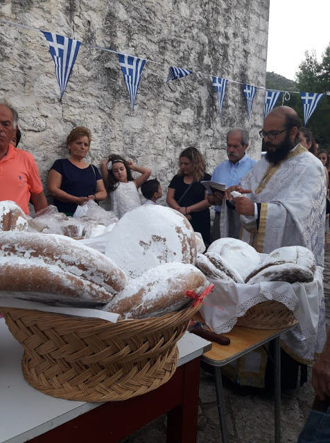 Ο Εσπερινός στην Ιερά μονή Αγίας Παρασκευής στα Παλιάμπελα (ΦΩΤΟ: Στέλλα Λιάπη) - Φωτογραφία 22