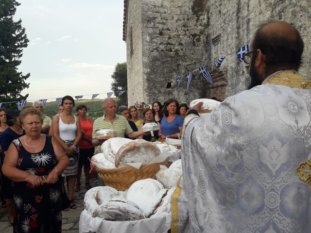 Ο Εσπερινός στην Ιερά μονή Αγίας Παρασκευής στα Παλιάμπελα (ΦΩΤΟ: Στέλλα Λιάπη) - Φωτογραφία 4