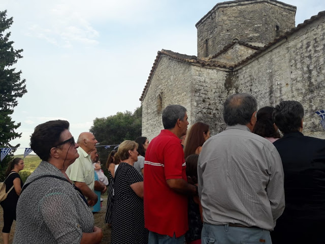 Ο Εσπερινός στην Ιερά μονή Αγίας Παρασκευής στα Παλιάμπελα (ΦΩΤΟ: Στέλλα Λιάπη) - Φωτογραφία 75