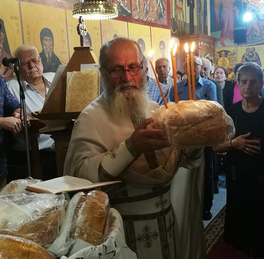 Με θεία λειτουργία γιόρτασαν την Αγία Παρασκευή στην Παλαιομάνινα -(φωτο) - Φωτογραφία 2