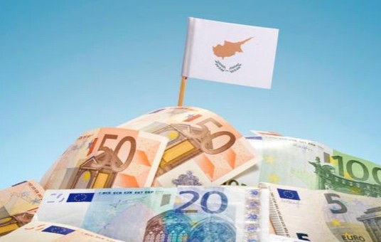 Κύπριοι και Ρώσοι σήκωσαν καταθέσεις €745,2 εκατ. τον Ιούνη - Φωτογραφία 1