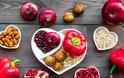 Υγεία καρδιάς: Ποιες τροφές την ωφελούν και ποιες τη βλάπτουν