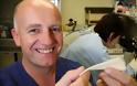 Στην Ελλάδα έρχεται Αυστραλός πλαστικός χειρουργός για τους εγκαυματίες