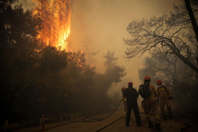 Τραγωδίες και ΗΡΩΕΣ: Μια άλλη ματιά στις πυρκαγιές της Αττικής - Φωτογραφία 1